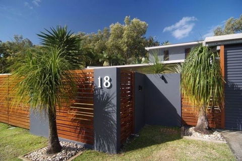 Bramston Beach - Luxury Holiday House - Accommodation Melbourne 2
