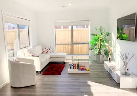Brand New Home, 10 Mins To Beach, Torquay, Geelong, Deakin, Hospitals - Accommodation Melbourne 0
