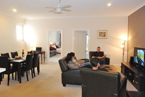 Brayfield Cottage - Accommodation Melbourne 0