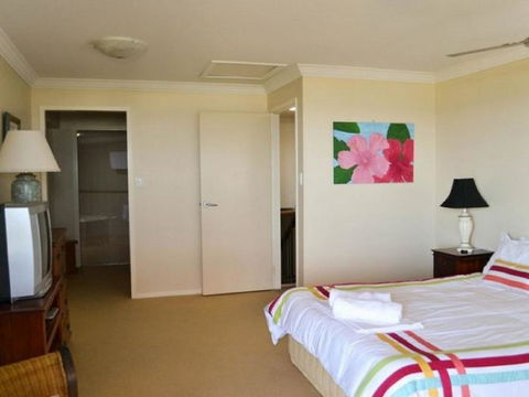 Breakers 1/10 - Accommodation Melbourne 0