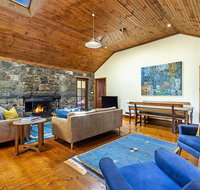Breakfast Creek Cottage - Central bluestone cottage - Accommodation Melbourne