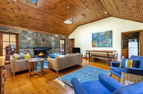 Breakfast Creek Cottage - Central Bluestone Cottage - Accommodation Melbourne 0