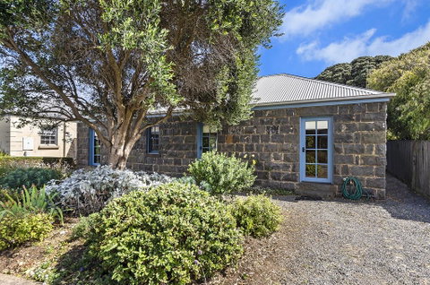 Breakfast Creek Cottage - Central Bluestone Cottage - Accommodation Melbourne 2