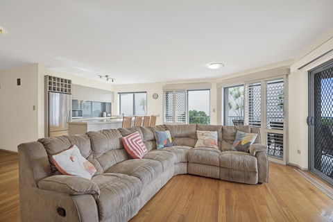 Breakwater Views Apartments - Accommodation Melbourne 0