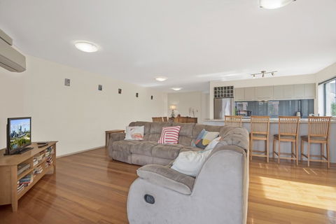 Breakwater Views Apartments - Accommodation Melbourne 3