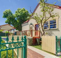Bright 3-bedroom apartment - Central Armidale - Accommodation Melbourne