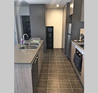 Bright Modern Stylish - Top Floor Apt - Woden - Melbourne 4u