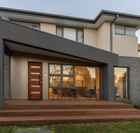 Brighton East 3 Bedroom 3 Bathroom Townhouse - Accommodation Melbourne