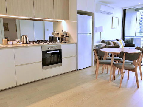 Brilliant Victoria Harbour Waterfront LVII - Accommodation Melbourne 2