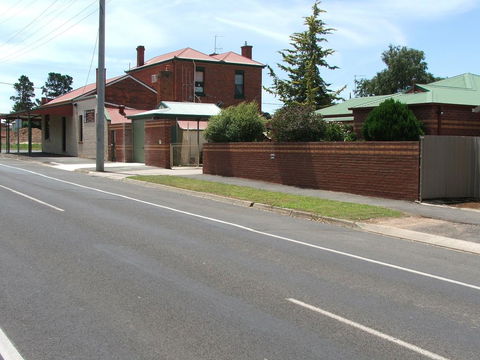 Bristol House Accommodation - Accommodation Melbourne 0