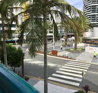 Broadbeach Private Apt with CHA - Accommodation Melbourne