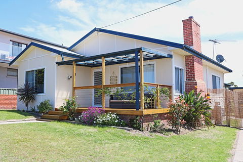Bungo Beach House - Pet Friendly Home - Melbourne 4u 0