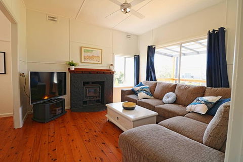 Bungo Beach House - Pet Friendly Home - Melbourne 4u 2