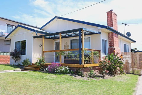 Bungo Beach House - Pet Friendly Home - Melbourne 4u 1