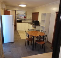 Burt St gardens - Accommodation Melbourne