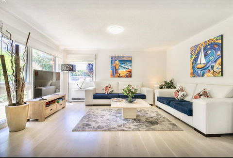 By The Beach - Accommodation Melbourne 0