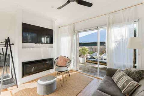 By The Seaside - Accommodation Melbourne 0