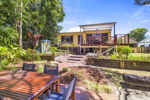 CABARITA BEACH BLISS - HOLIDAY HOME ON THE LAKE - Accommodation Melbourne 0