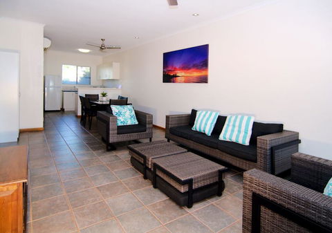 Cable Beach Apartments - Melbourne 4u 2