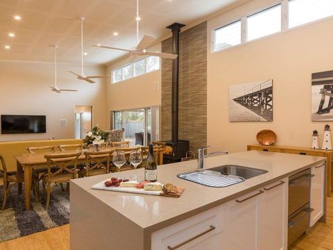 Callala Breeze - Access To Indoor Community Pool - Accommodation Melbourne 0