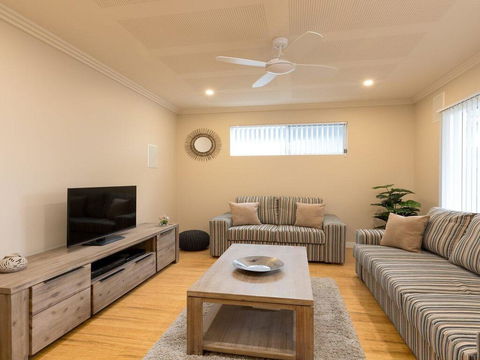 Callala Breeze - Access To Indoor Community Pool - Accommodation Melbourne 2