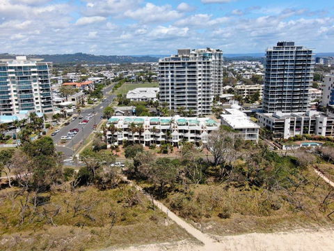 Camargue Beachfront Apartments - Accommodation Melbourne 2