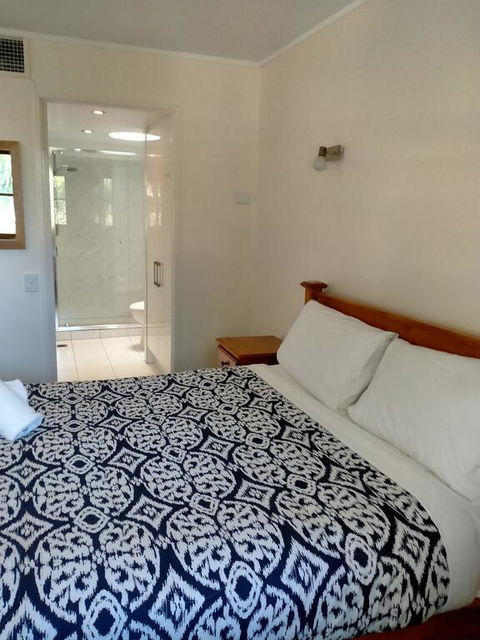 Camargue Beachfront Apartments - Accommodation Melbourne 3