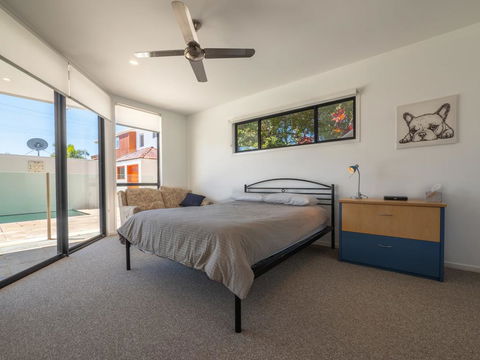 Campbell St, 11 Moffat Beach - Accommodation Melbourne 1