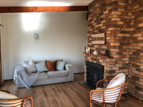 Canberra Cres 42 Burrill Lake - Accommodation Melbourne 2