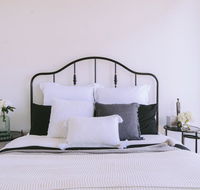 Capitol Executive Apartment on London Circuit - Melbourne 4u