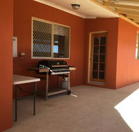 Caretakers Cottage Budget Accommodation - Accommodation Melbourne