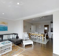 Casa Sorella - beachfront family home - Accommodation Melbourne