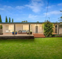 Casual Beachin It Family Getaway- with Bungalow on Beachfront - Accommodation Melbourne