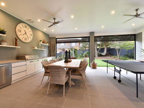 Caves Luxury Beachside Escape - Literally Across The Road From Surf Club - Accommodation Melbourne 2