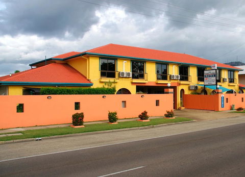 Cedar Lodge Motel - Accommodation Melbourne 1