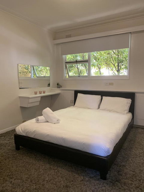 Centre Of Town - Accommodation Melbourne 0