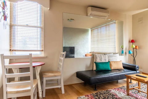 Charming 1 Bedroom In Vibrant South Yarra - Accommodation Melbourne 1