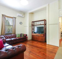 Charming Characterful Rustic-style Home Near The Gabba - Accommodation Melbourne