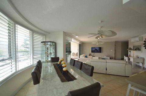Chateau Royale Beach Resort - Accommodation Melbourne 1