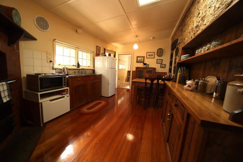 Cherry Plum Cottages - Accommodation Melbourne 1