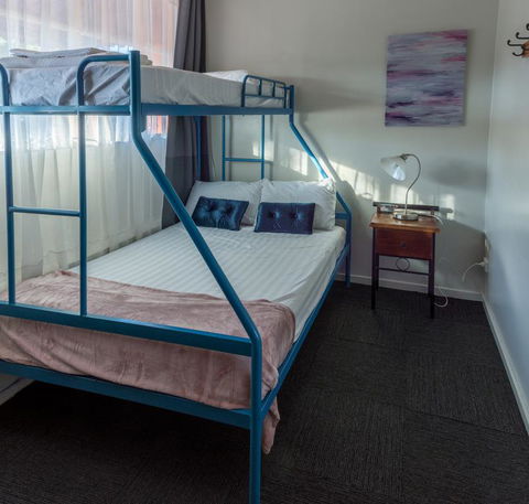 City Backpackers HQ - Melbourne 4u 1