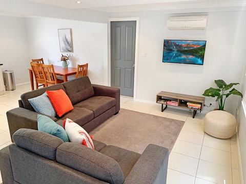 City Center - Modern 2-Bedroom Apartment - Accommodation Melbourne 0