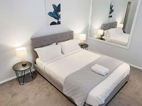 City Center - Modern 2-Bedroom Apartment - Accommodation Melbourne 2