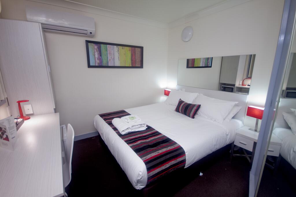 Brisbane City QLD Melbourne 4u