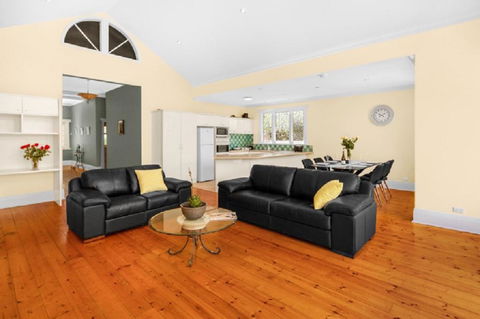 City To Beach - Free WIFI - Free 3 Car Parking - Great Location - Melbourne 4u 2