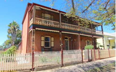 Classic Old Style House - Accommodation Melbourne 0
