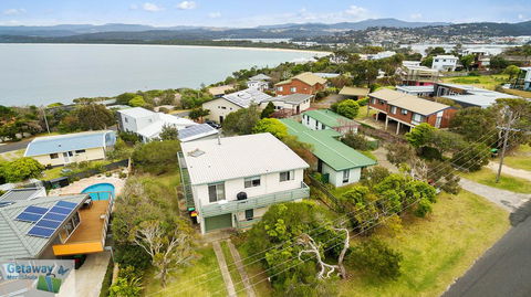 Cliffhanger - Pet Friendly - Accommodation Melbourne 0