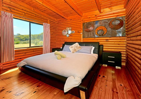 Cloudy Bay Cabin - Accommodation Melbourne 3
