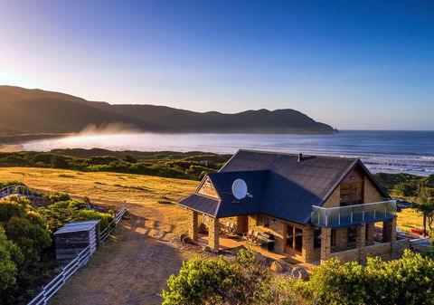 Cloudy Bay Villa - Accommodation Melbourne 1