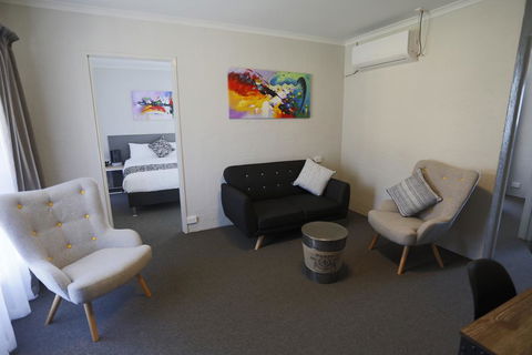 Coachman's Eden - Melbourne 4u 3
